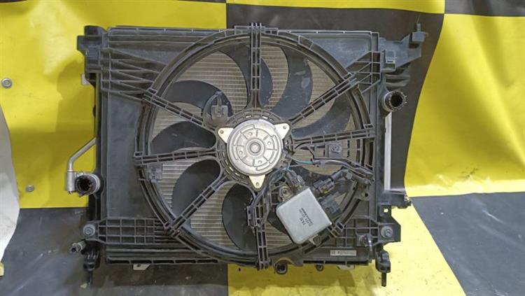Радиатор основной Ниссан Нот в Нижнекамске 105188