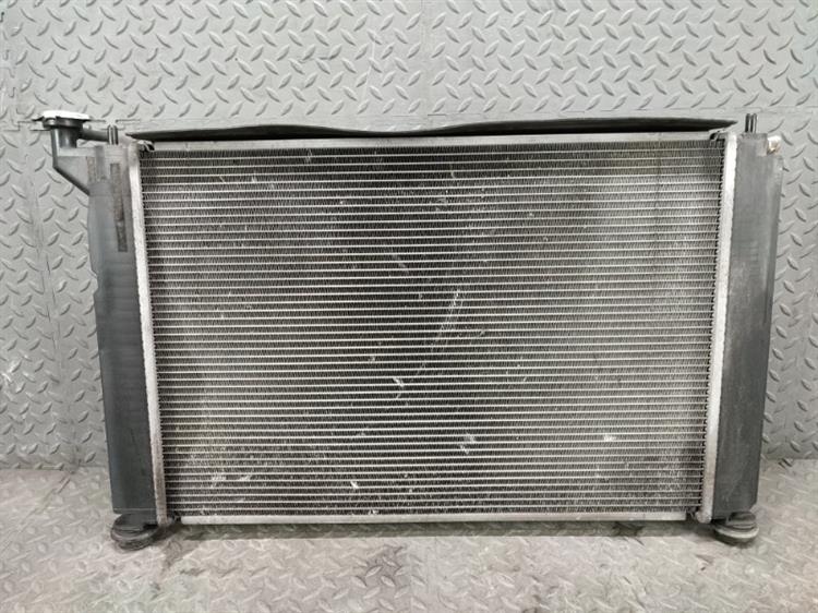 Радиатор основной Тойота Виш в Нижнекамске 431311