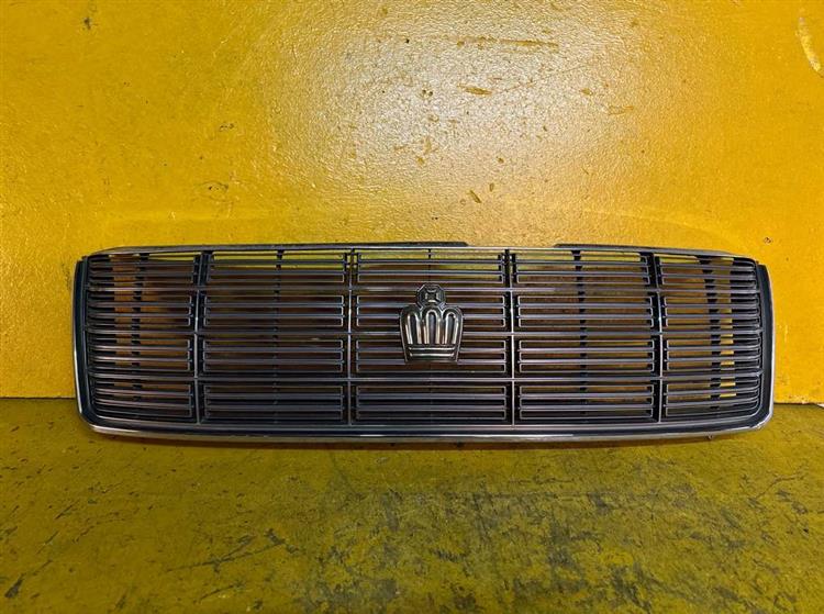 Решетка радиатора Тойота Краун в Нижнекамске 54549