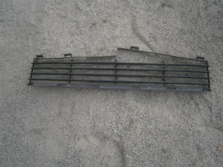 Решетка радиатора Тойота Приус в Нижнекамске 64071