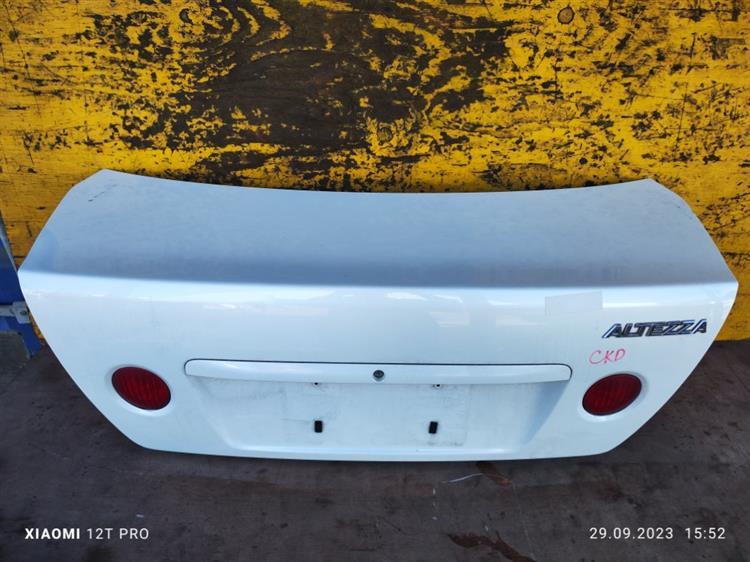 Крышка багажника Тойота Алтеза в Нижнекамске 651581