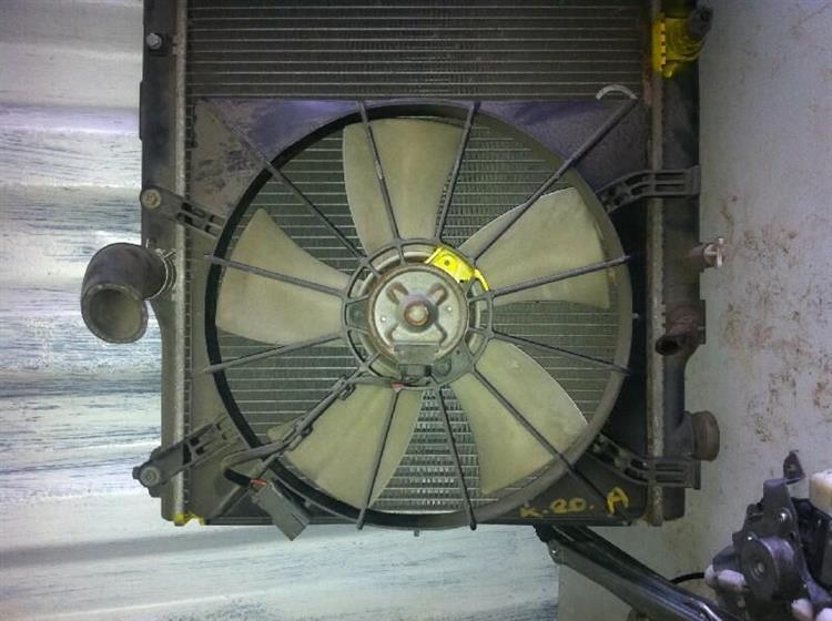 Диффузор радиатора Хонда Стрим в Нижнекамске 7847