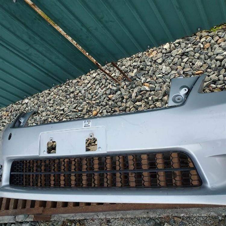 Решетка радиатора Тойота Марк Х Зио в Нижнекамске 87544