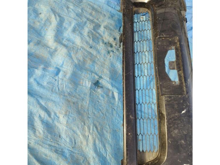 Решетка радиатора Тойота Исис в Нижнекамске 88182
